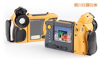 �~������x